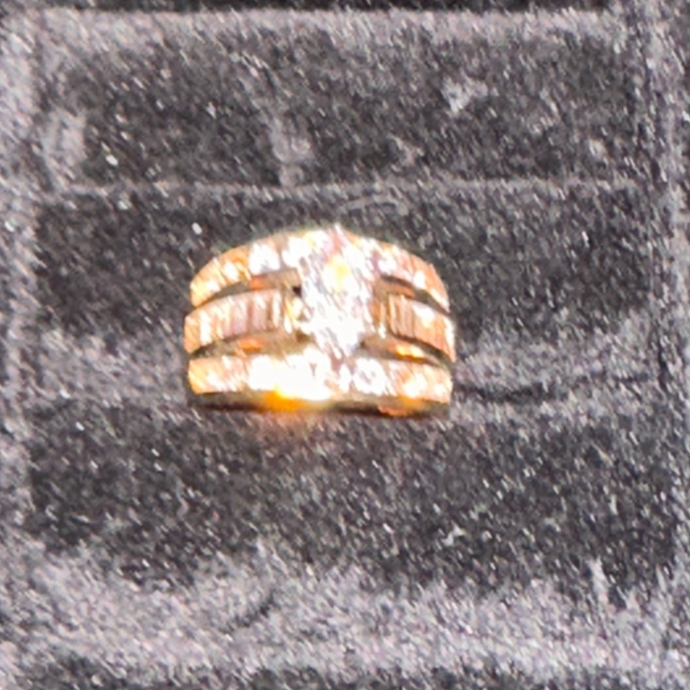 Elegant Gold and Silver Women's Ring